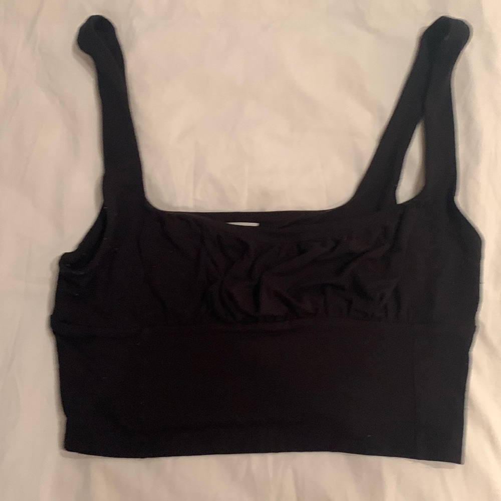 Aritzia Wilfred Free brand women’s tank crop top